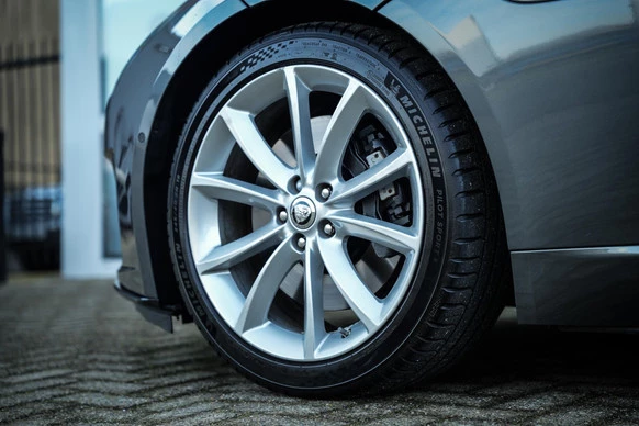 Jaguar F-Type - Afbeelding 17 van 30