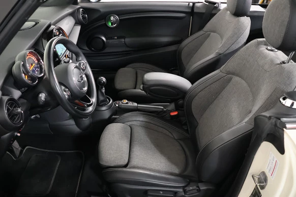 MINI Cooper Cabrio - Afbeelding 3 van 24