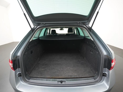 Škoda Superb - Afbeelding 28 van 30