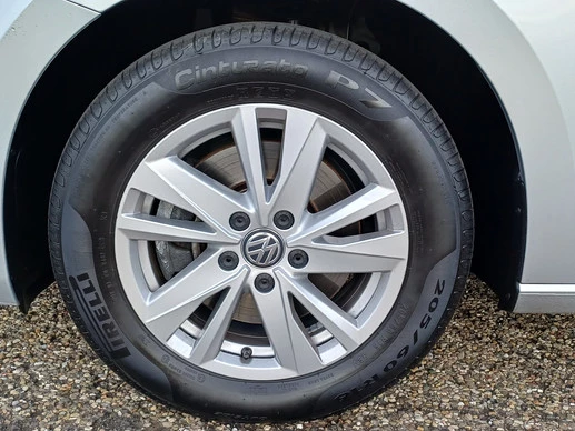 Volkswagen Touran - Afbeelding 12 van 30