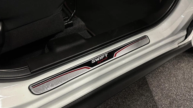 Suzuki Swift - Afbeelding 21 van 30