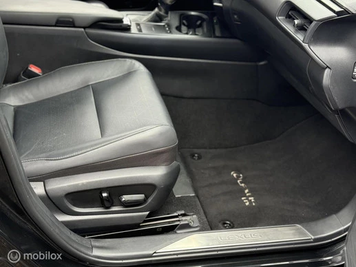 Lexus UX - Afbeelding 19 van 30