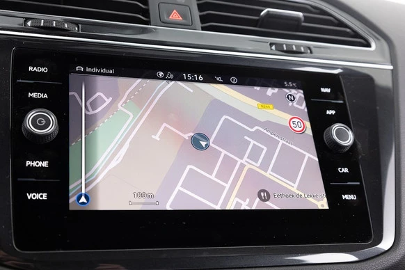 Volkswagen Tiguan - Afbeelding 24 van 30