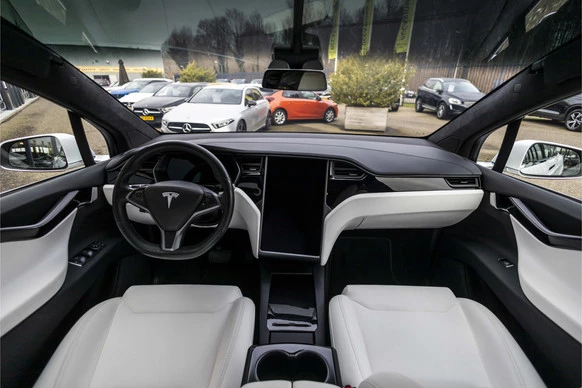 Tesla Model X - Afbeelding 17 van 30