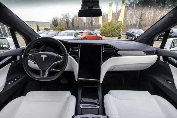 Tesla Model X - Afbeelding 18 van 30