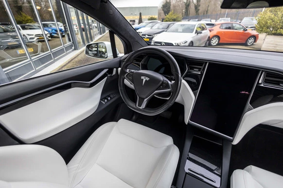 Tesla Model X - Afbeelding 20 van 30