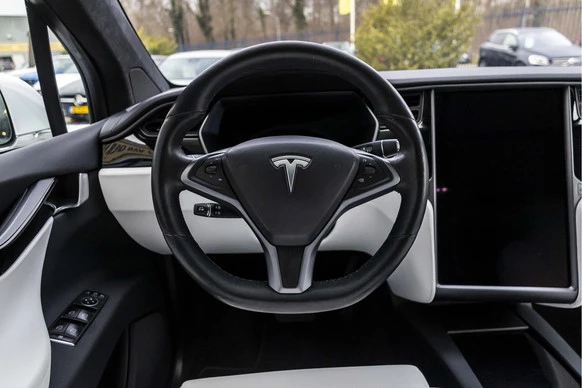 Tesla Model X - Afbeelding 21 van 30