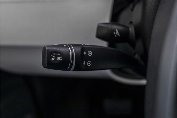 Tesla Model X - Afbeelding 28 van 30