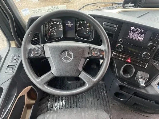 Mercedes-Benz Actros - Afbeelding 8 van 13