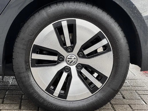 Volkswagen e-Golf - Afbeelding 21 van 30