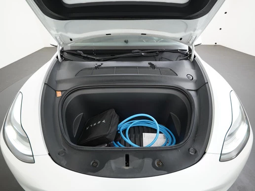 Tesla Model Y - Afbeelding 27 van 30