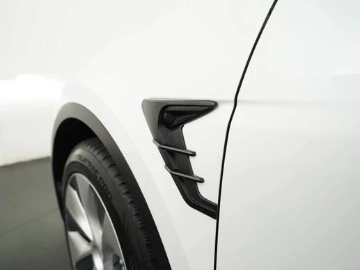 Tesla Model Y - Afbeelding 29 van 30