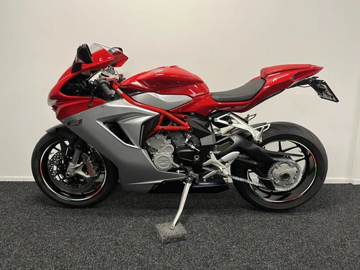 MV Agusta F3 - Afbeelding 11 van 20