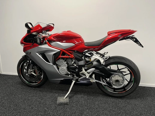 MV Agusta F3 - Afbeelding 13 van 20