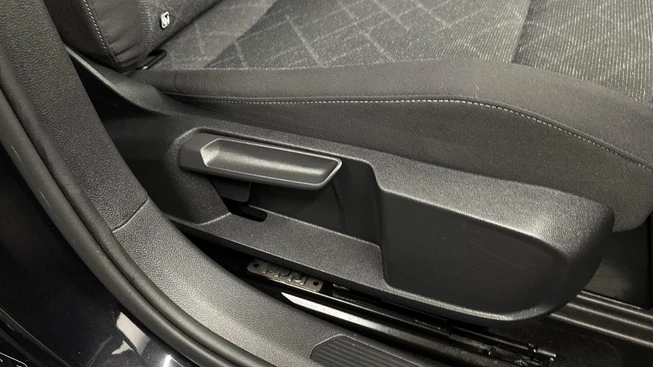 Volkswagen Golf - Afbeelding 18 van 30