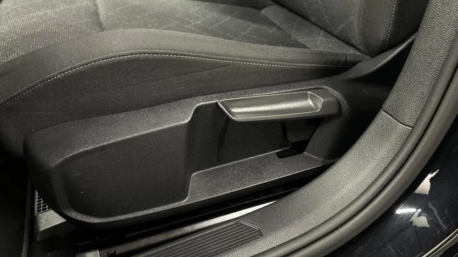 Volkswagen Golf - Afbeelding 27 van 30