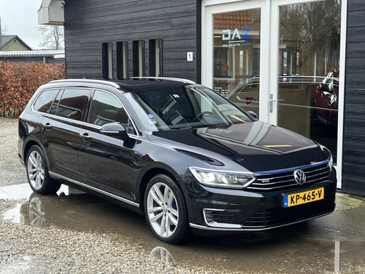 Volkswagen Passat - Afbeelding 1 van 19