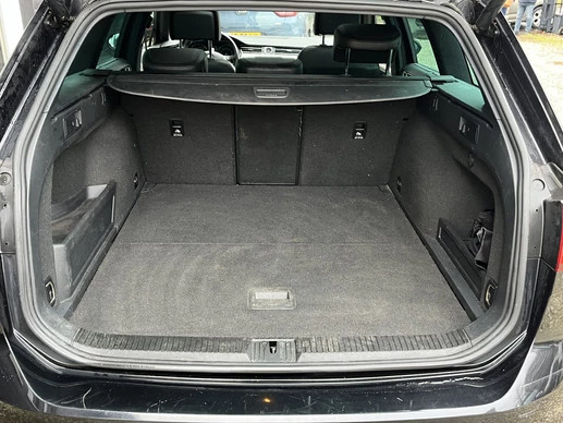 Volkswagen Passat - Afbeelding 16 van 19