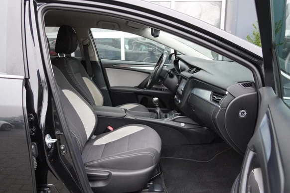 Toyota Avensis - Afbeelding 10 van 30