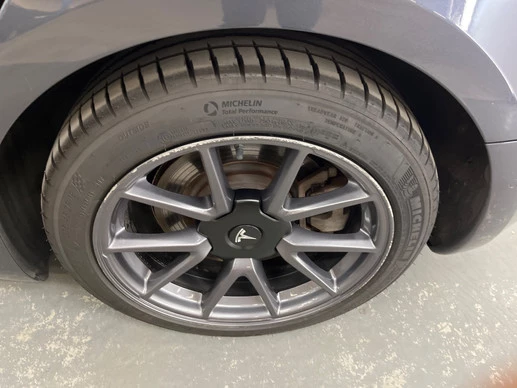 Tesla Model 3 - Afbeelding 11 van 16