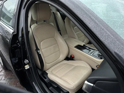 Jaguar XE - Afbeelding 7 van 30