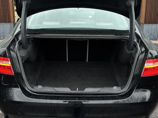 Jaguar XE - Afbeelding 13 van 30