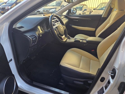 Lexus NX - Afbeelding 17 van 30