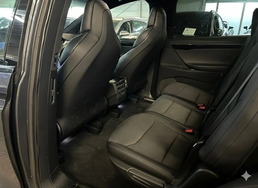 Tesla Model X - Afbeelding 6 van 11