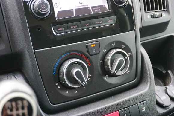 Peugeot Boxer - Afbeelding 24 van 30