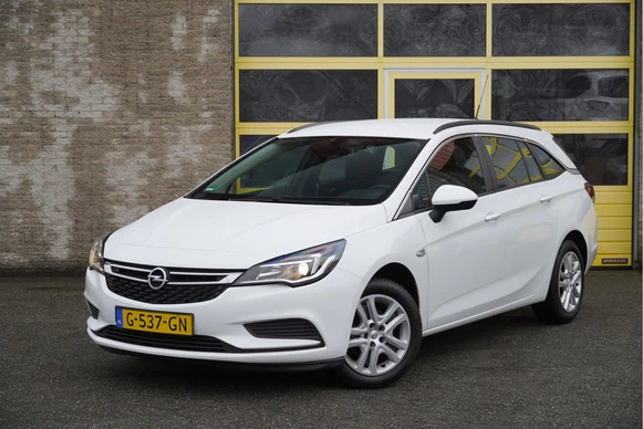 Opel Astra - Afbeelding 1 van 8