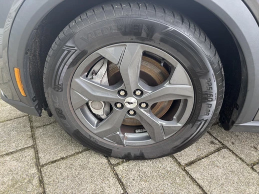 Ford Mustang Mach-E - Afbeelding 8 van 24