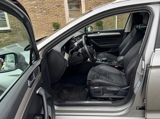 Volkswagen Passat - Afbeelding 2 van 21