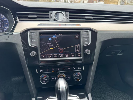 Volkswagen Passat - Afbeelding 8 van 21