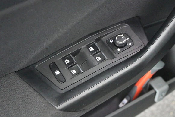 Volkswagen T-Roc - Afbeelding 15 van 30