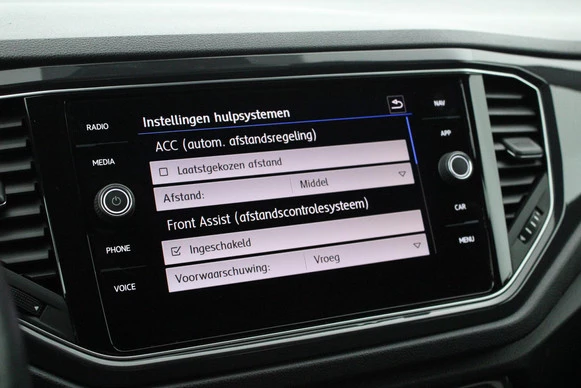 Volkswagen T-Roc - Afbeelding 25 van 30