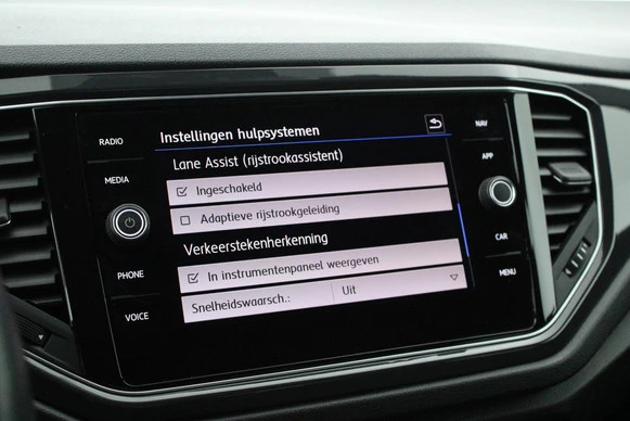 Volkswagen T-Roc - Afbeelding 26 van 30