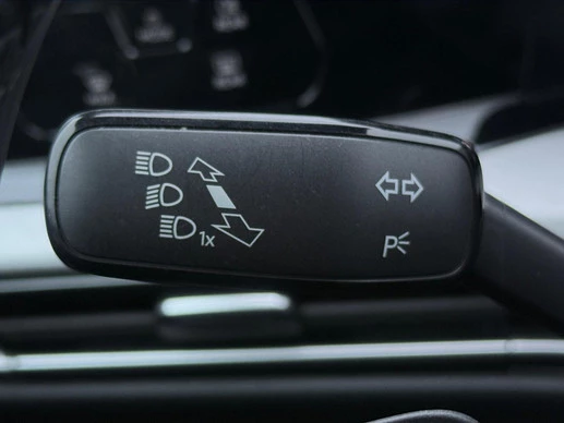 Volkswagen Golf - Afbeelding 25 van 30