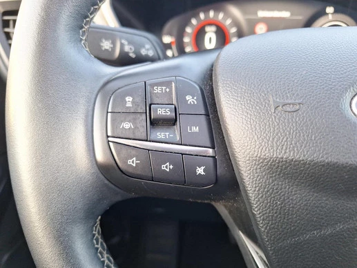 Ford Kuga - Afbeelding 27 van 30