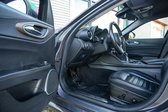 Alfa Romeo Giulia - Afbeelding 8 van 30