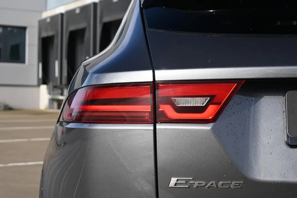 Jaguar E-PACE - Afbeelding 17 van 30