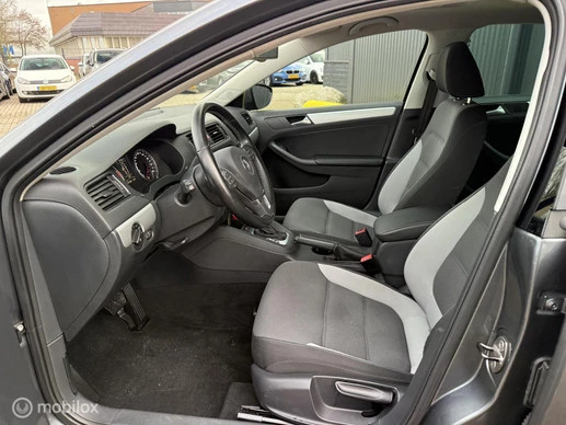 Volkswagen Jetta - Afbeelding 10 van 23