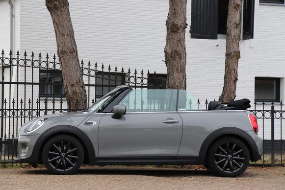 MINI Cooper Cabrio - Afbeelding 2 van 30