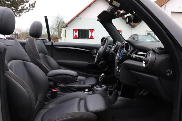 MINI Cooper Cabrio - Afbeelding 15 van 30