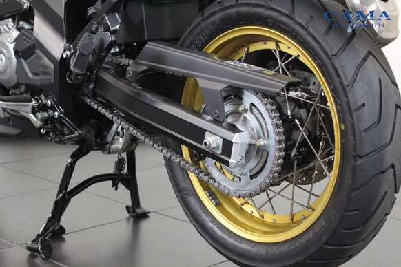 Suzuki V-Strom - Afbeelding 12 van 13