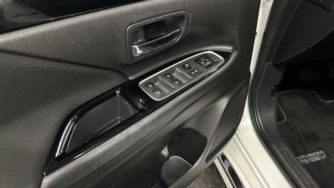 Mitsubishi Outlander - Afbeelding 27 van 30