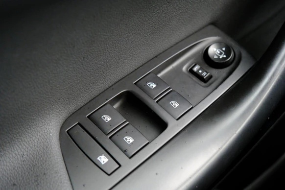 Opel Astra - Afbeelding 24 van 30