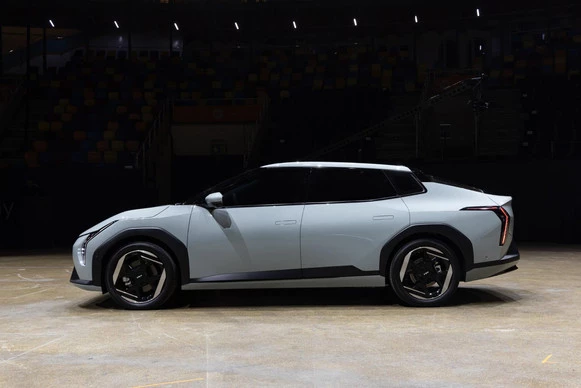 Kia EV4 - Afbeelding 2 van 17