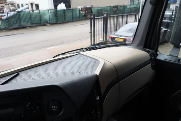 Mercedes-Benz Actros - Afbeelding 16 van 20