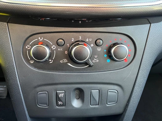 Dacia Logan - Afbeelding 18 van 25