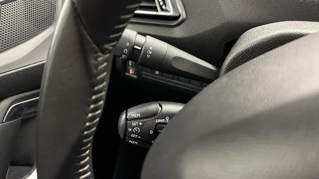 Peugeot 308 - Afbeelding 27 van 30